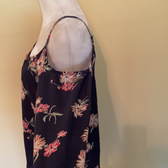 Rewind cold shoulder top - Picture 5 of 13